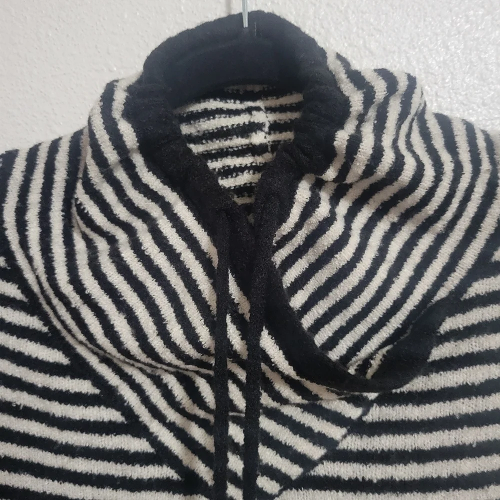 Philosophy sweater with stripes size small
